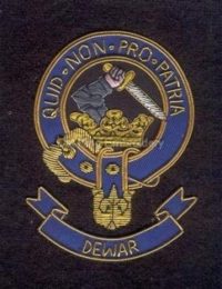 Dewar clan crest badge - Quid Non Pro Patria