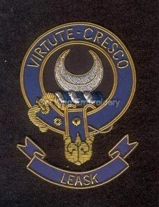 Leask clan crest badge - Virtute Cresco
