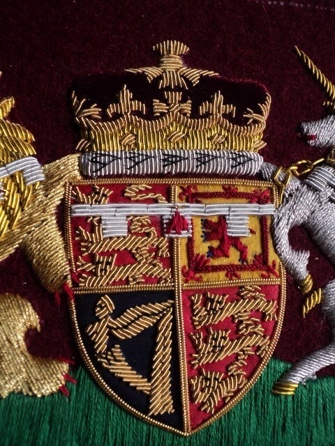 embroidered-royal-coat-of-arms-11