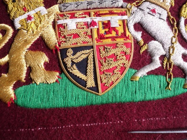 embroidered-royal-coat-of-arms-12